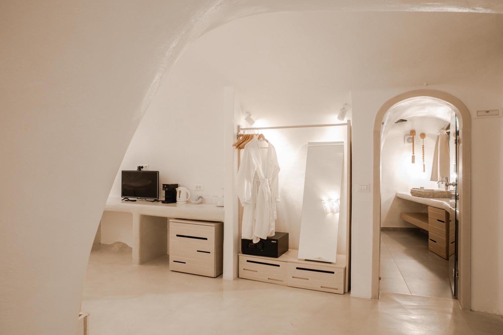 Aperto Suites - Adults Only Тира Экстерьер фото