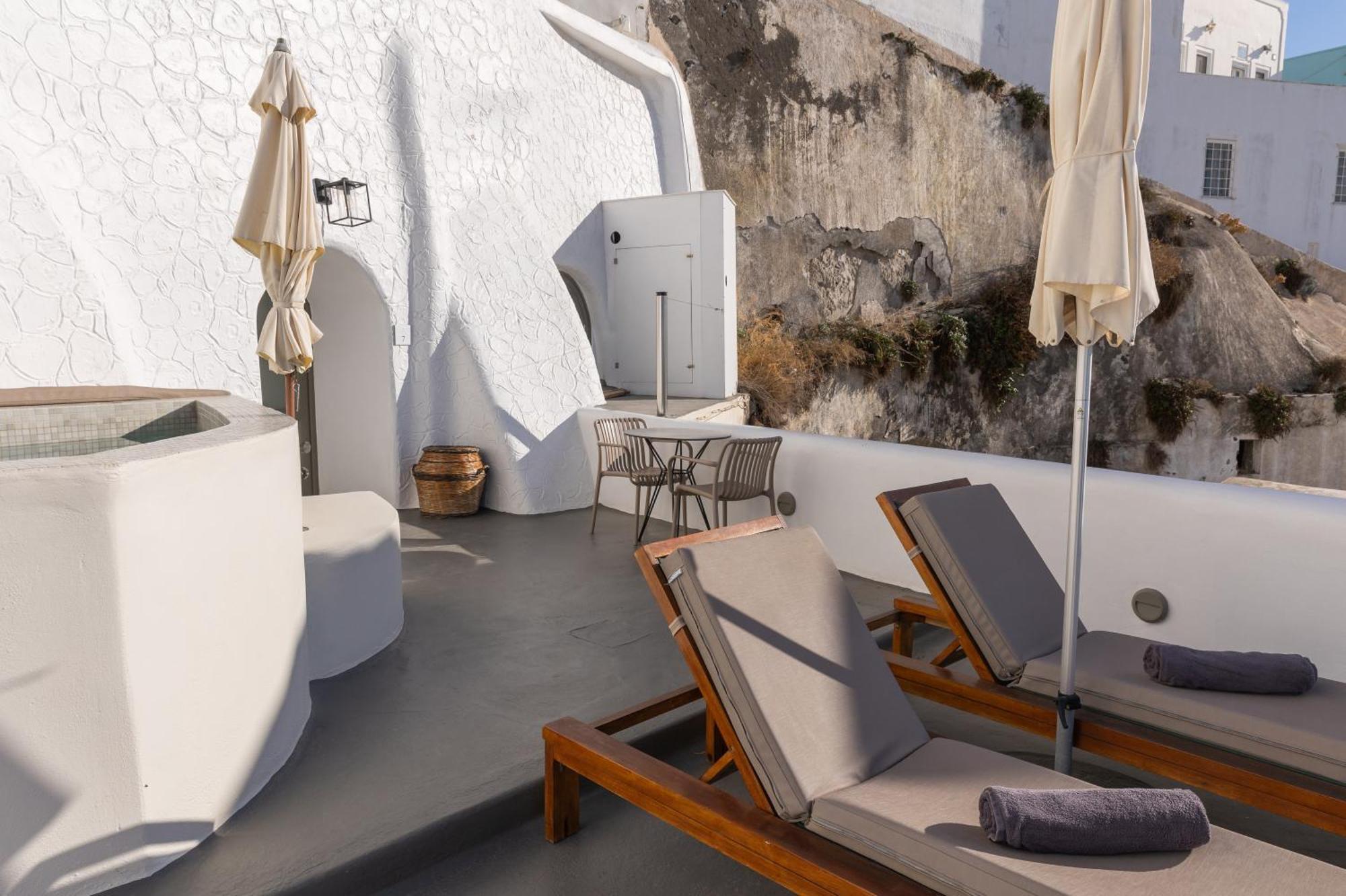 Aperto Suites - Adults Only Тира Экстерьер фото