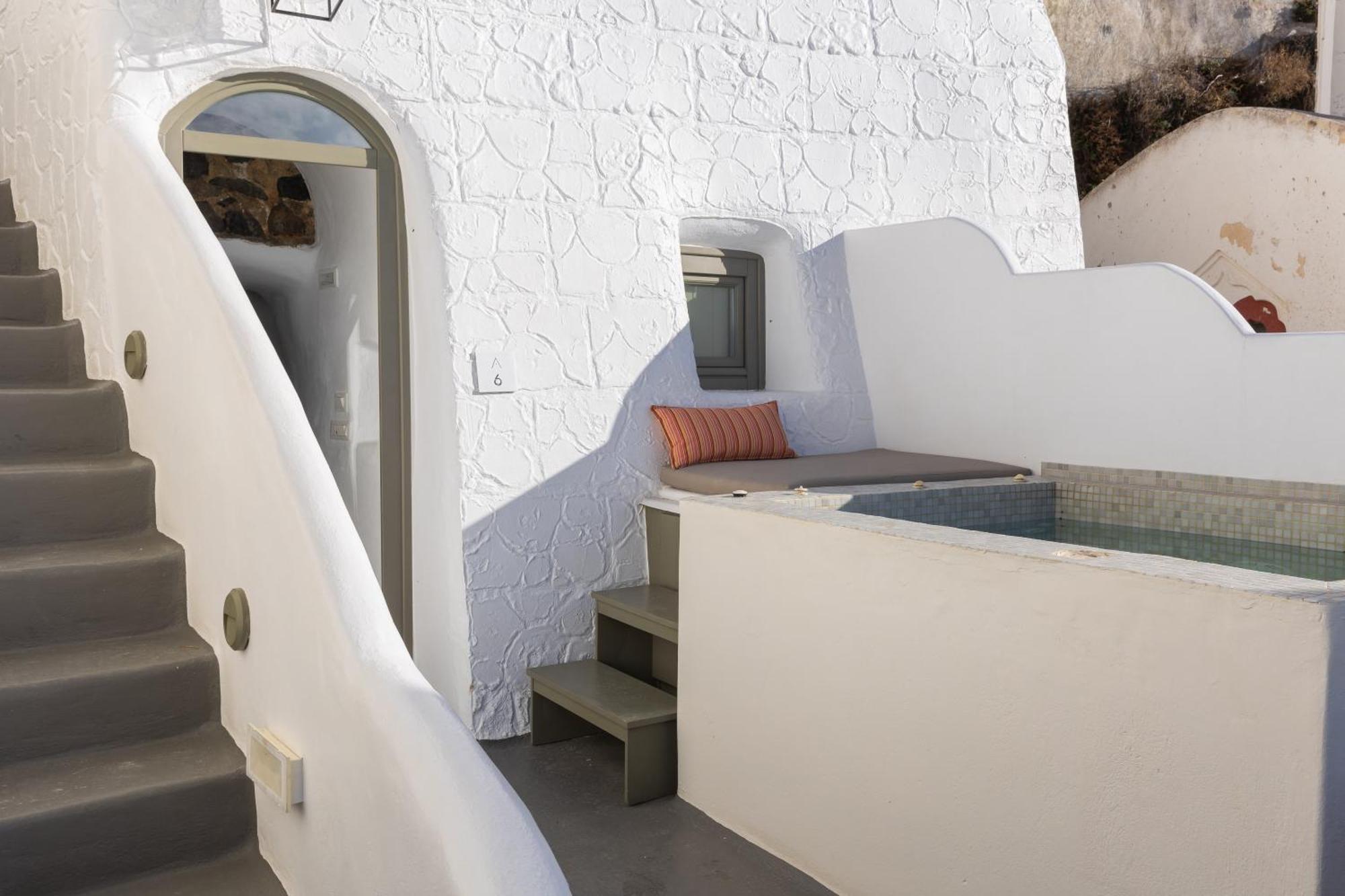 Aperto Suites - Adults Only Тира Экстерьер фото