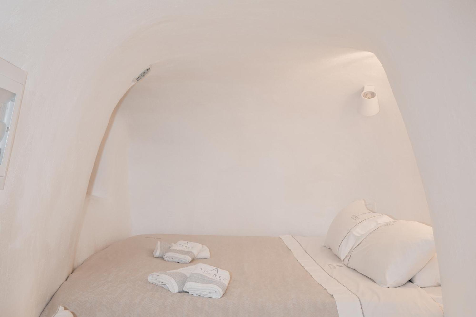 Aperto Suites - Adults Only Тира Экстерьер фото