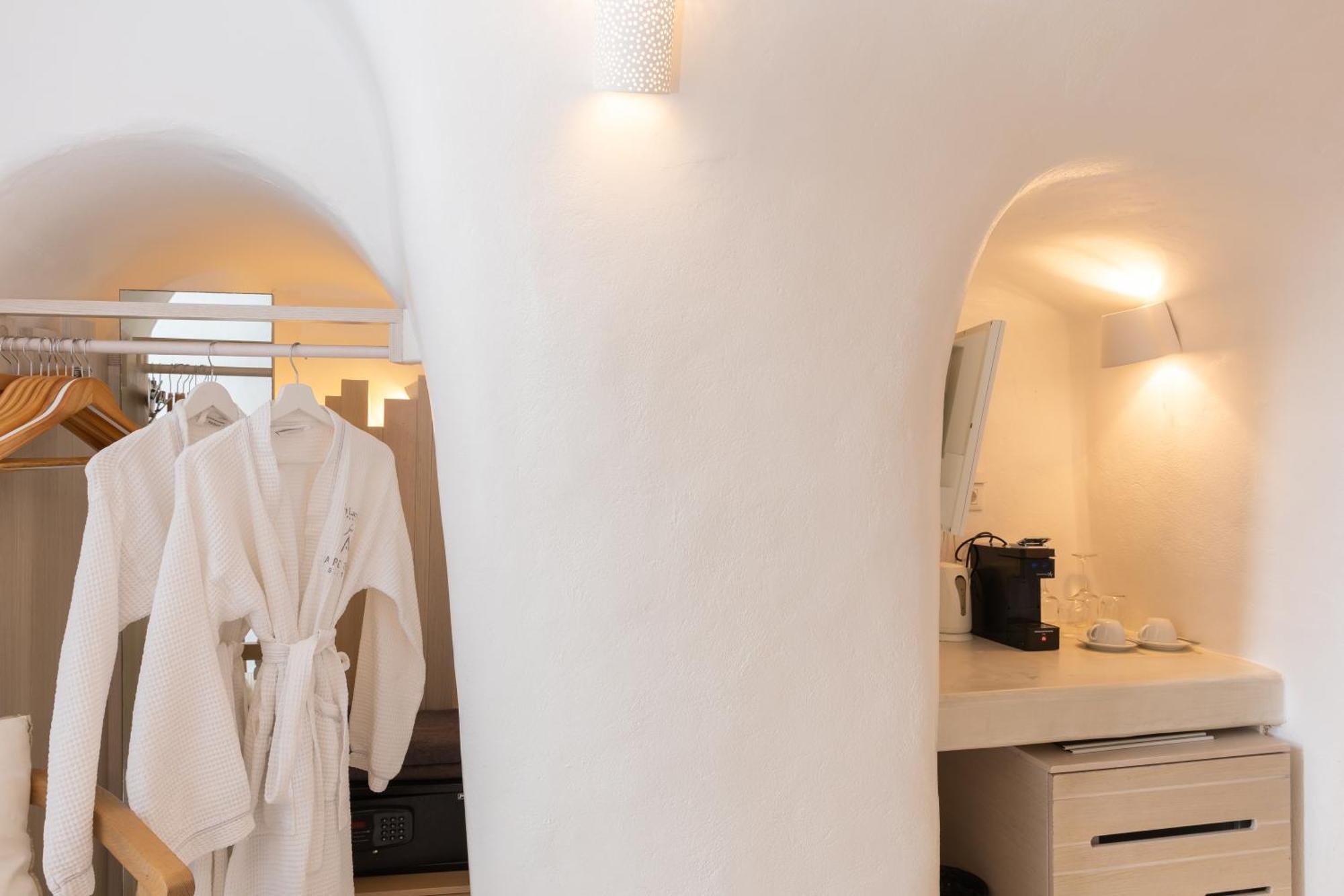 Aperto Suites - Adults Only Тира Экстерьер фото
