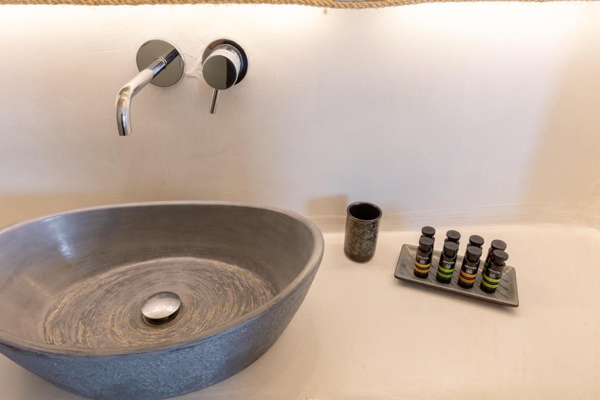 Aperto Suites - Adults Only Тира Экстерьер фото