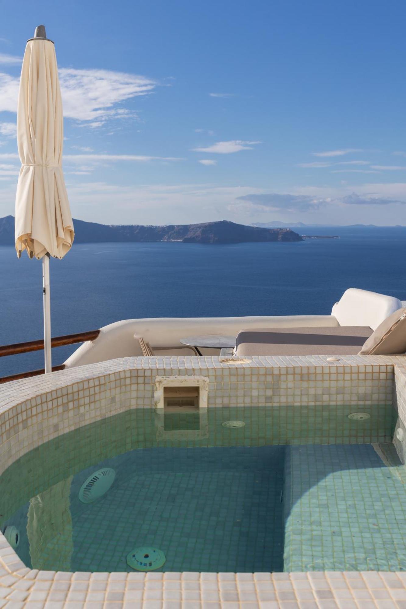 Aperto Suites - Adults Only Тира Экстерьер фото