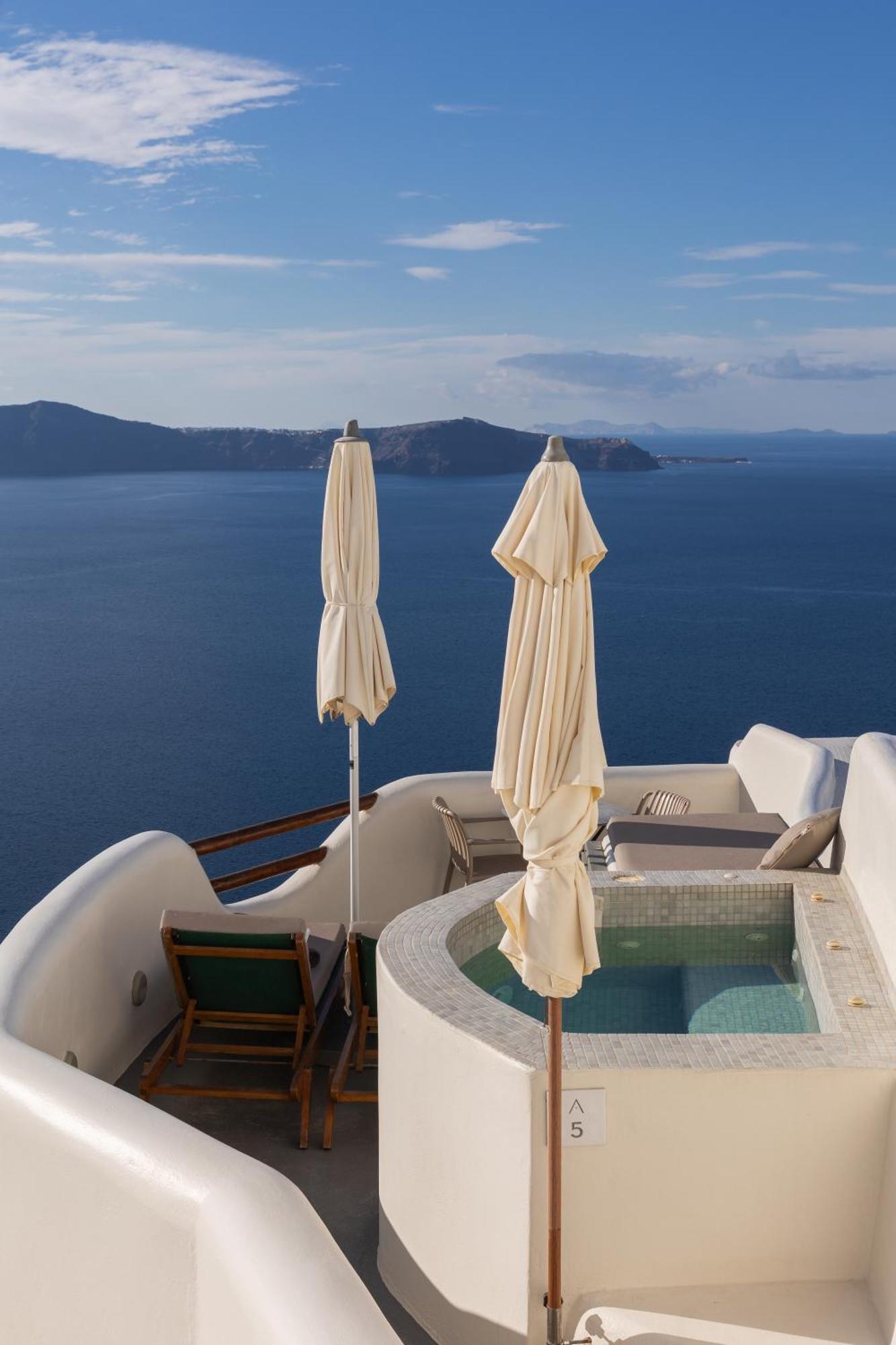 Aperto Suites - Adults Only Тира Экстерьер фото